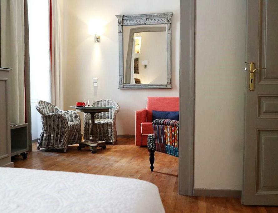 Acropolis Townhouseco Suites Athens Ngoại thất bức ảnh
