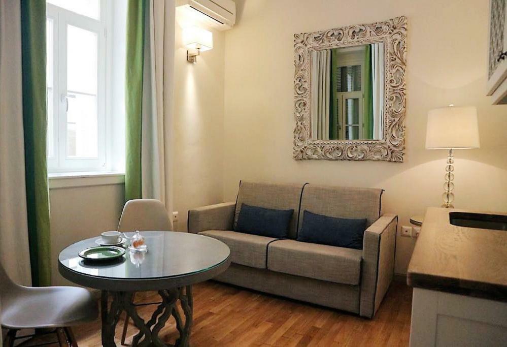 Acropolis Townhouseco Suites Athens Ngoại thất bức ảnh